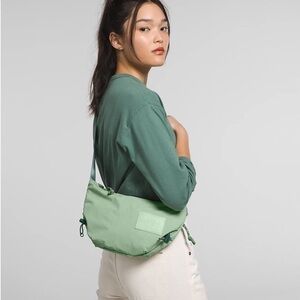 NWT The North Face Never Stop Crossbody Bag